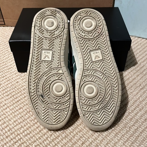 Veja white with green shoes - Picture 5 of 6